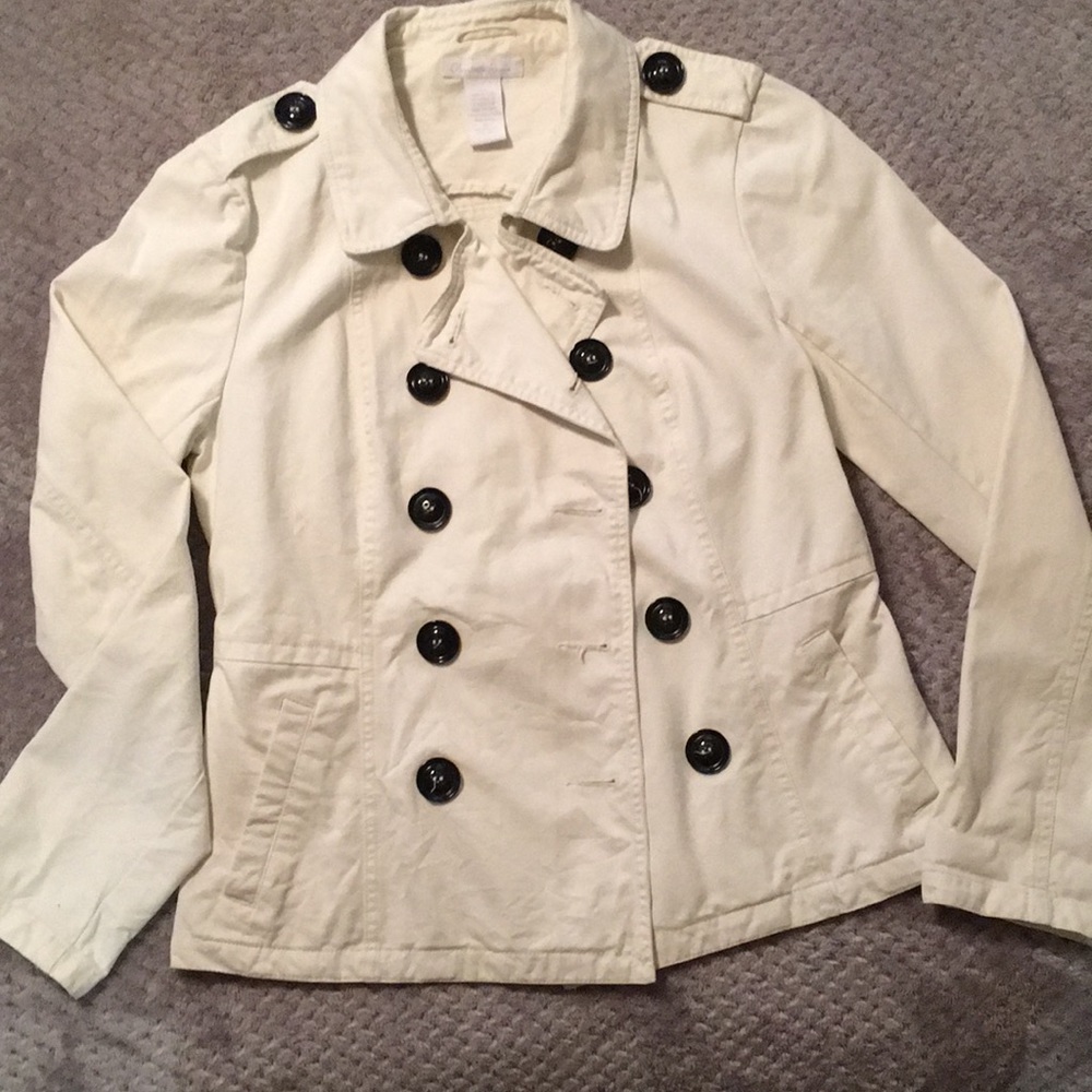 Cream colored Casual blazer size medium.
